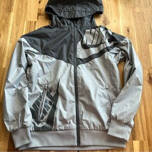 Nike Gray Windbreaker Jacket Lightweight Athletic Wear